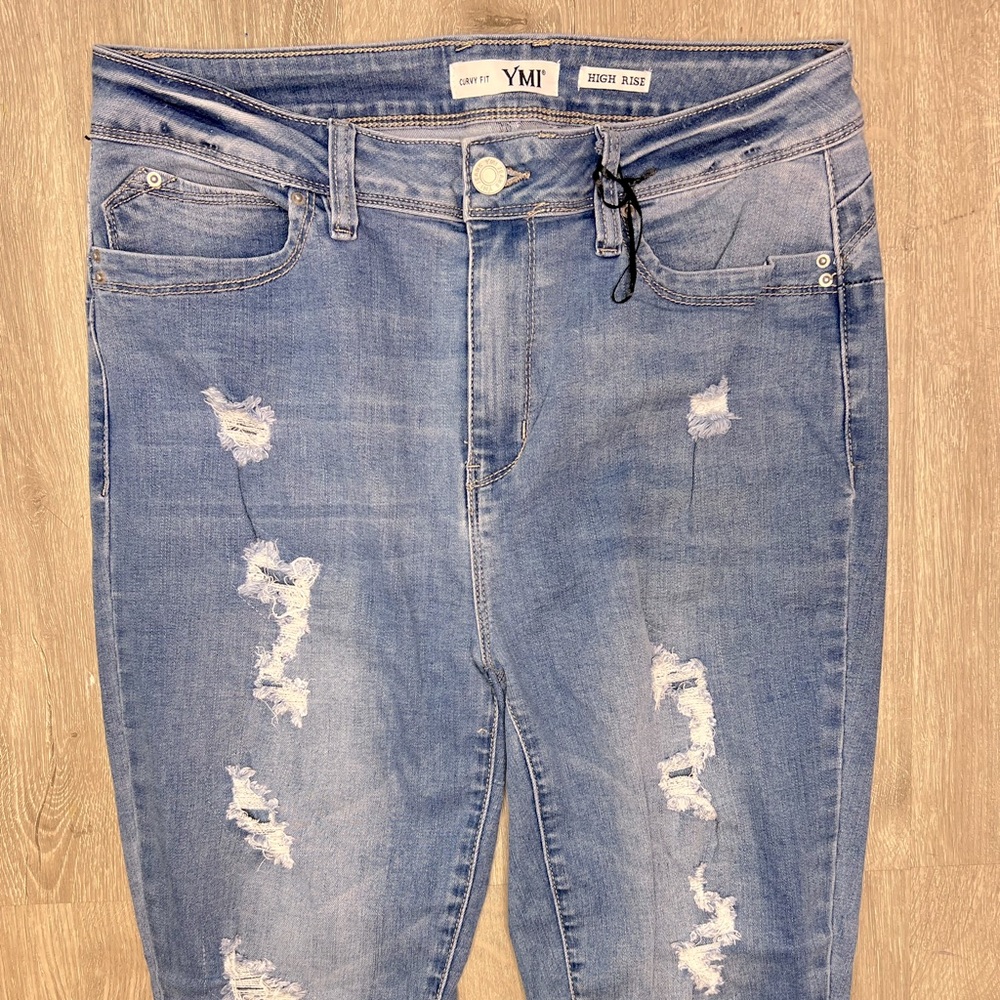 YMI SKINNY RIPPED JEANS